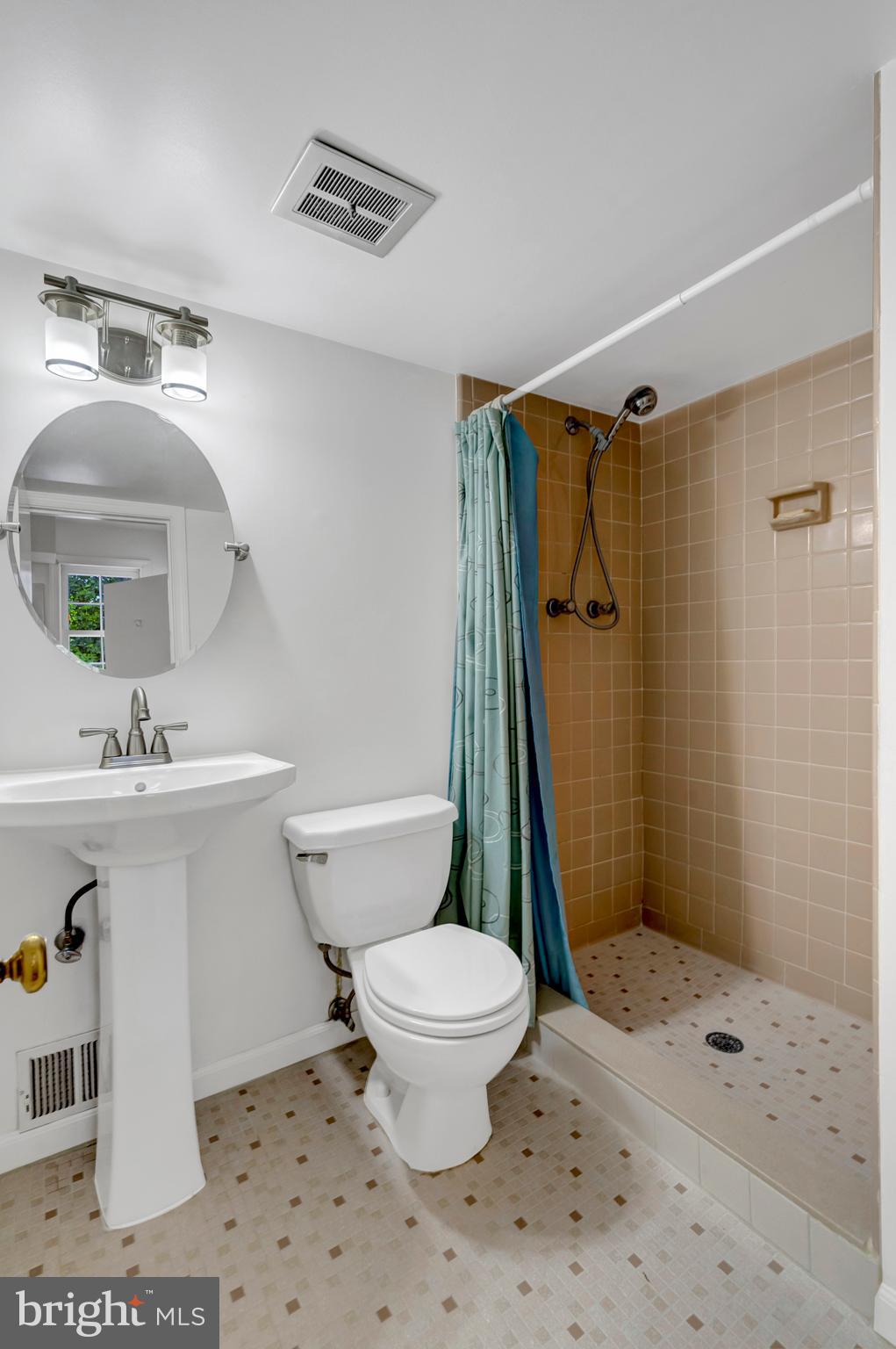 3221 Adams Court Fairfax, VA 22030 - Photo 20 of 51 a bathroom with a sink toilet and shower