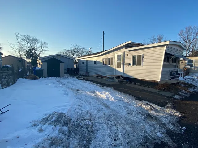 $110,000 | 16 Pioneer Way, Springfield, MA 01119