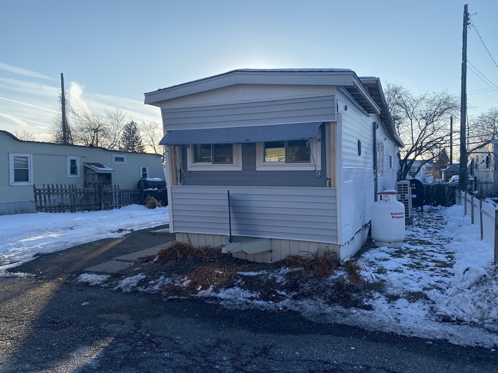 16 Pioneer Way Springfield, MA 01119 - Photo 2 of 10