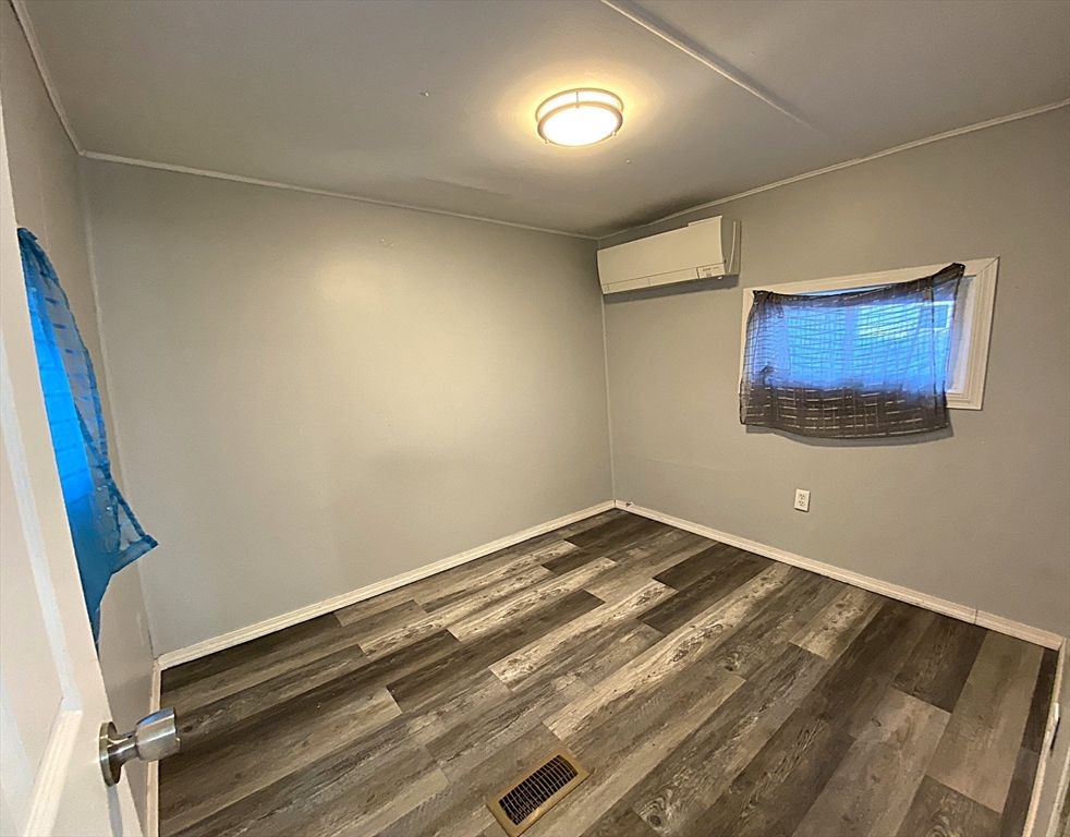 16 Pioneer Way Springfield, MA 01119 - Photo 8 of 10