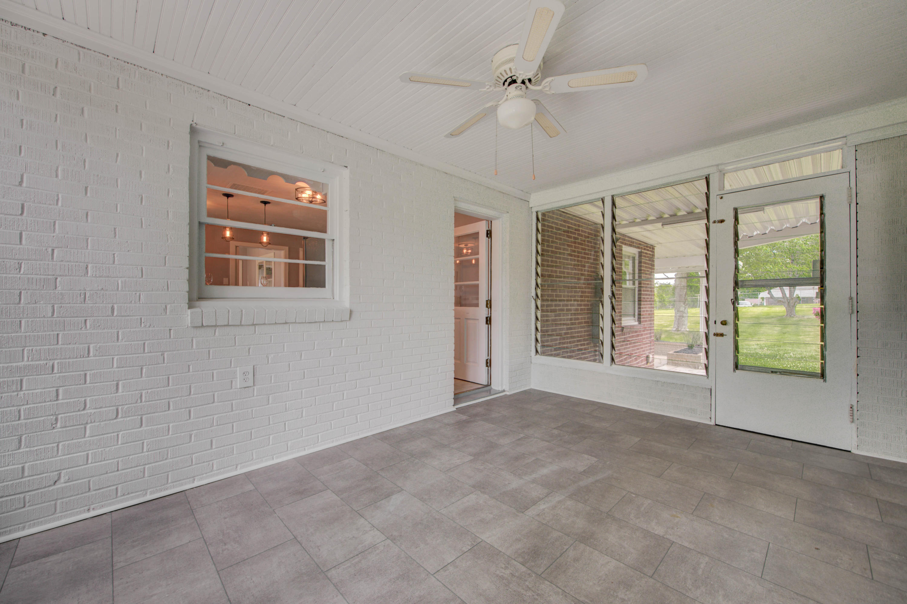 205 Grata Road Knoxville, TN 37914 - Photo 9 of 22 enclosed Breezway/mudroom