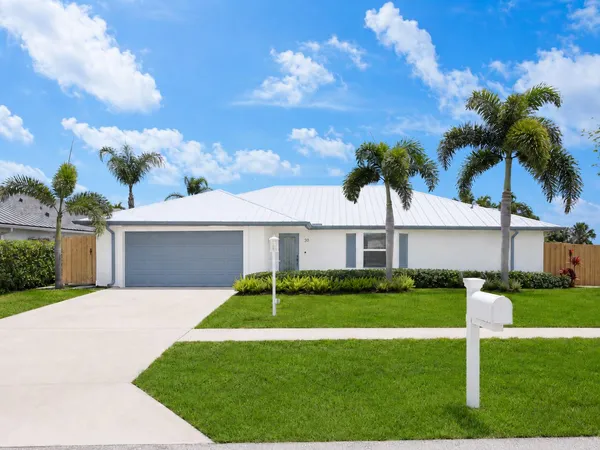 $1,050,000 | 30 Chestnut Trail, Tequesta, FL 33469