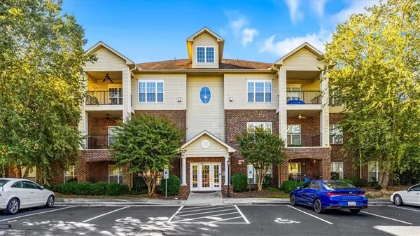 $189,900 | 200 Lennox Drive, Unit 3A, Jamestown, NC 27282