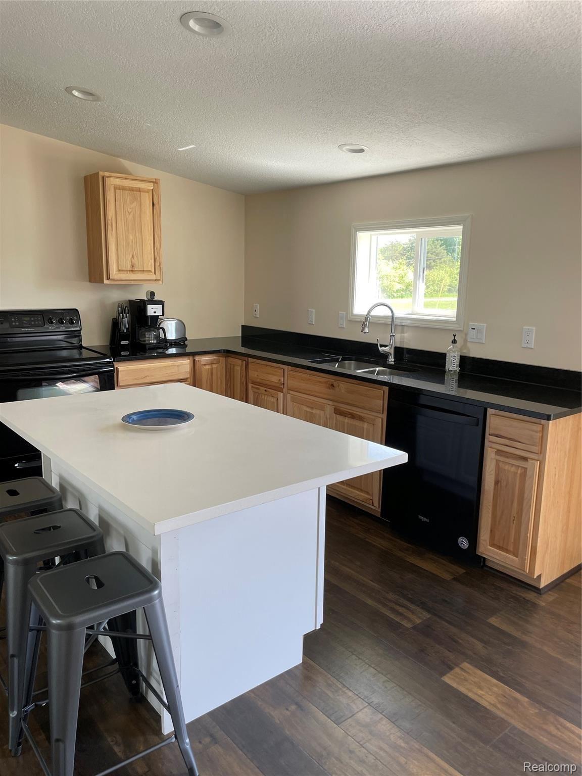 Spacious kitchen
