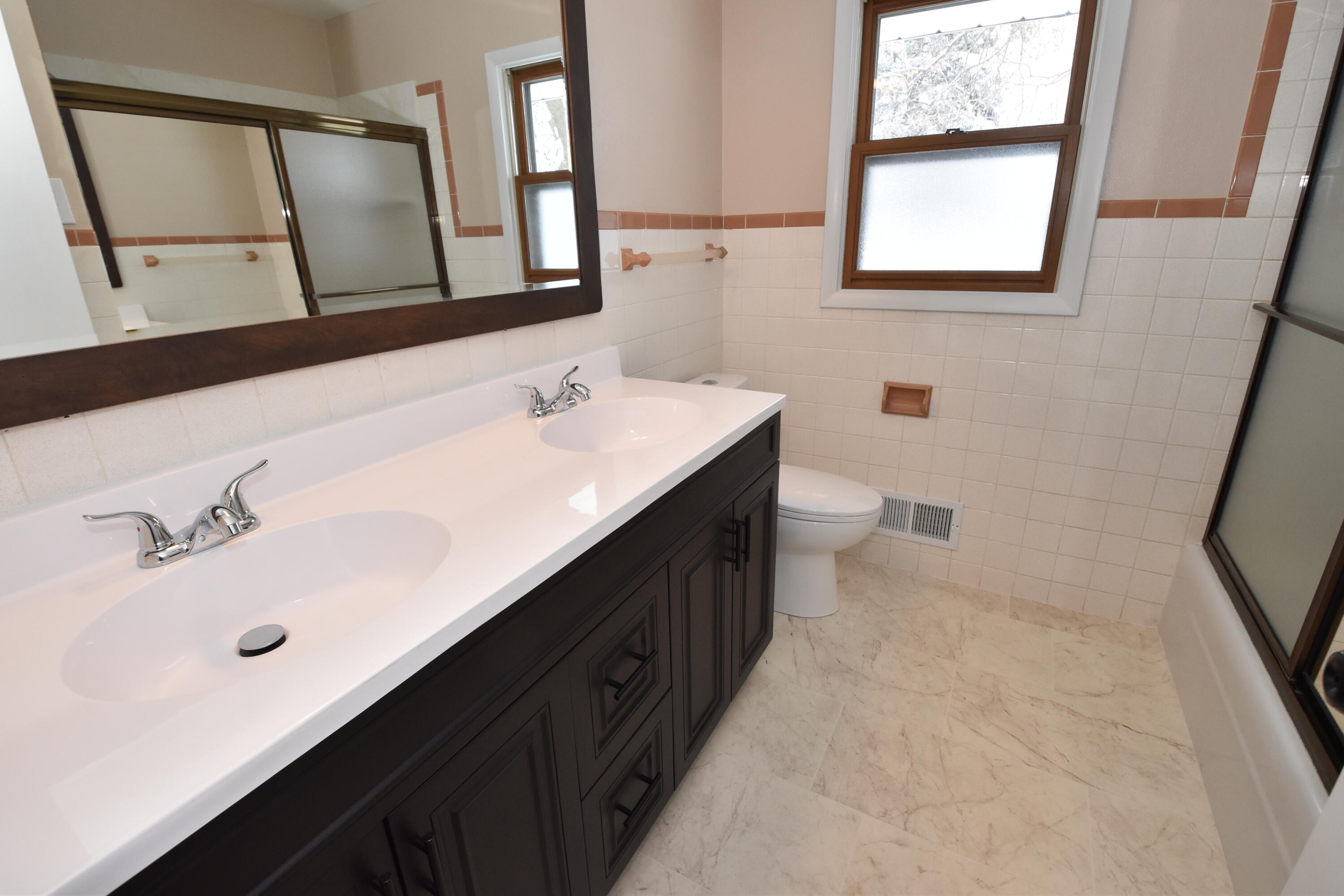 W234N7604 Woodside Road Sussex, WI 53089 - Photo 19 of 54 Bathroom