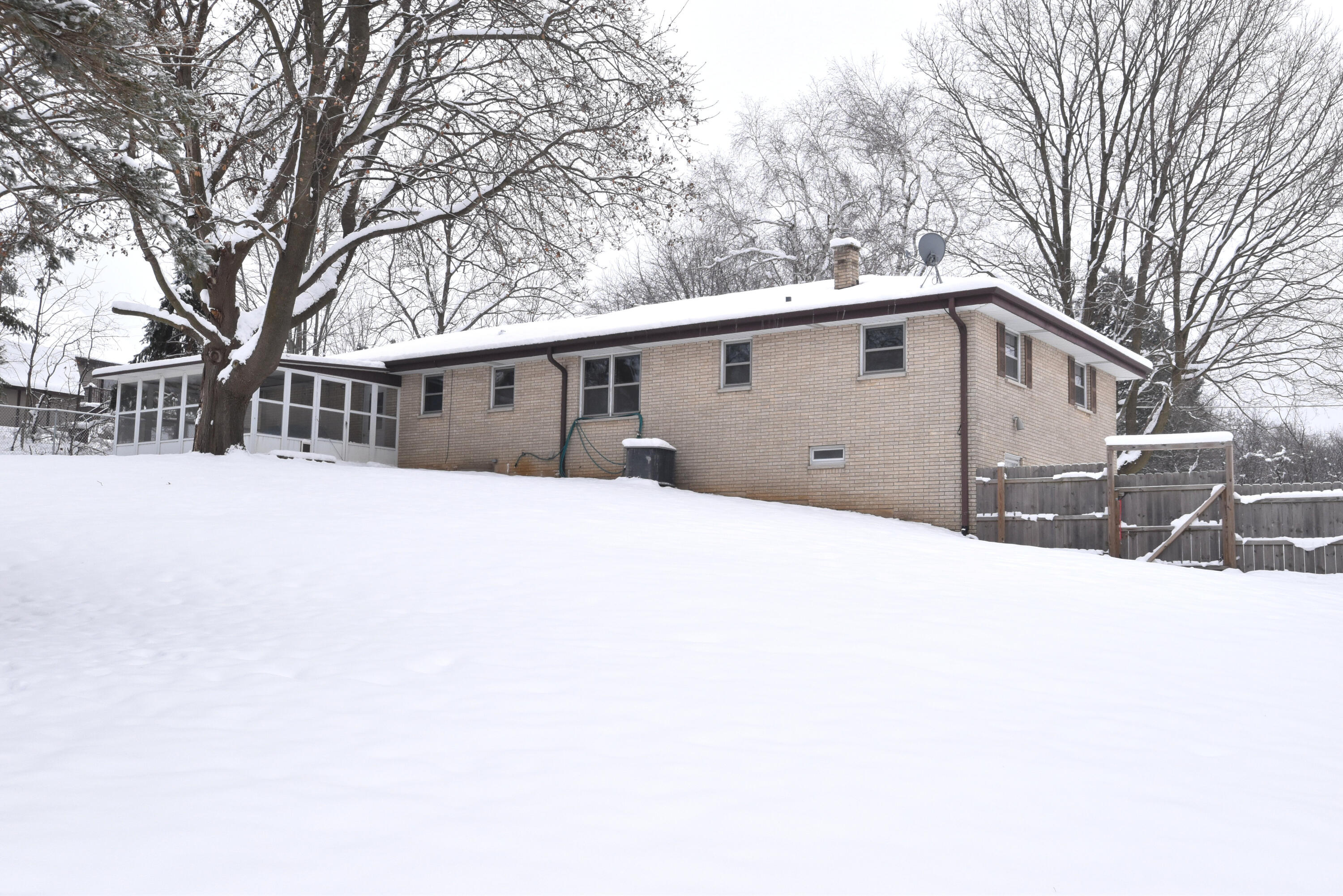 W234N7604 Woodside Road Sussex, WI 53089 - Photo 49 of 54 Back view