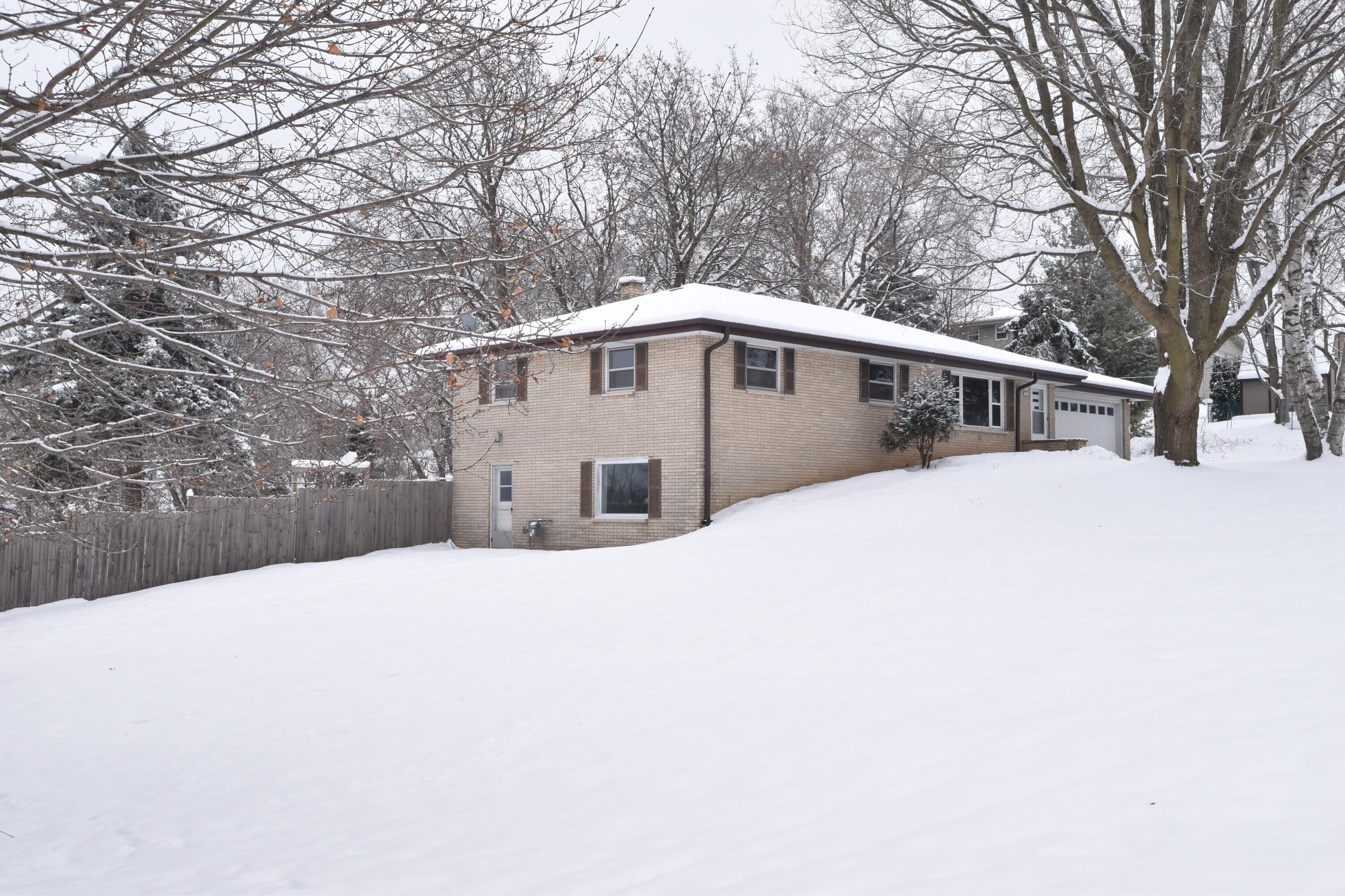W234N7604 Woodside Road Sussex, WI 53089 - Photo 51 of 54 Side