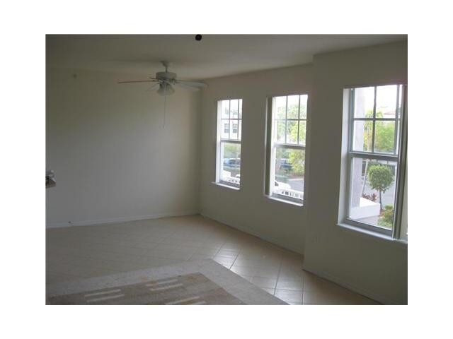 6364 West Sample Road, Unit B14 Coral Springs, FL 33067 - Photo 5 of 10 Interior Space/Layout