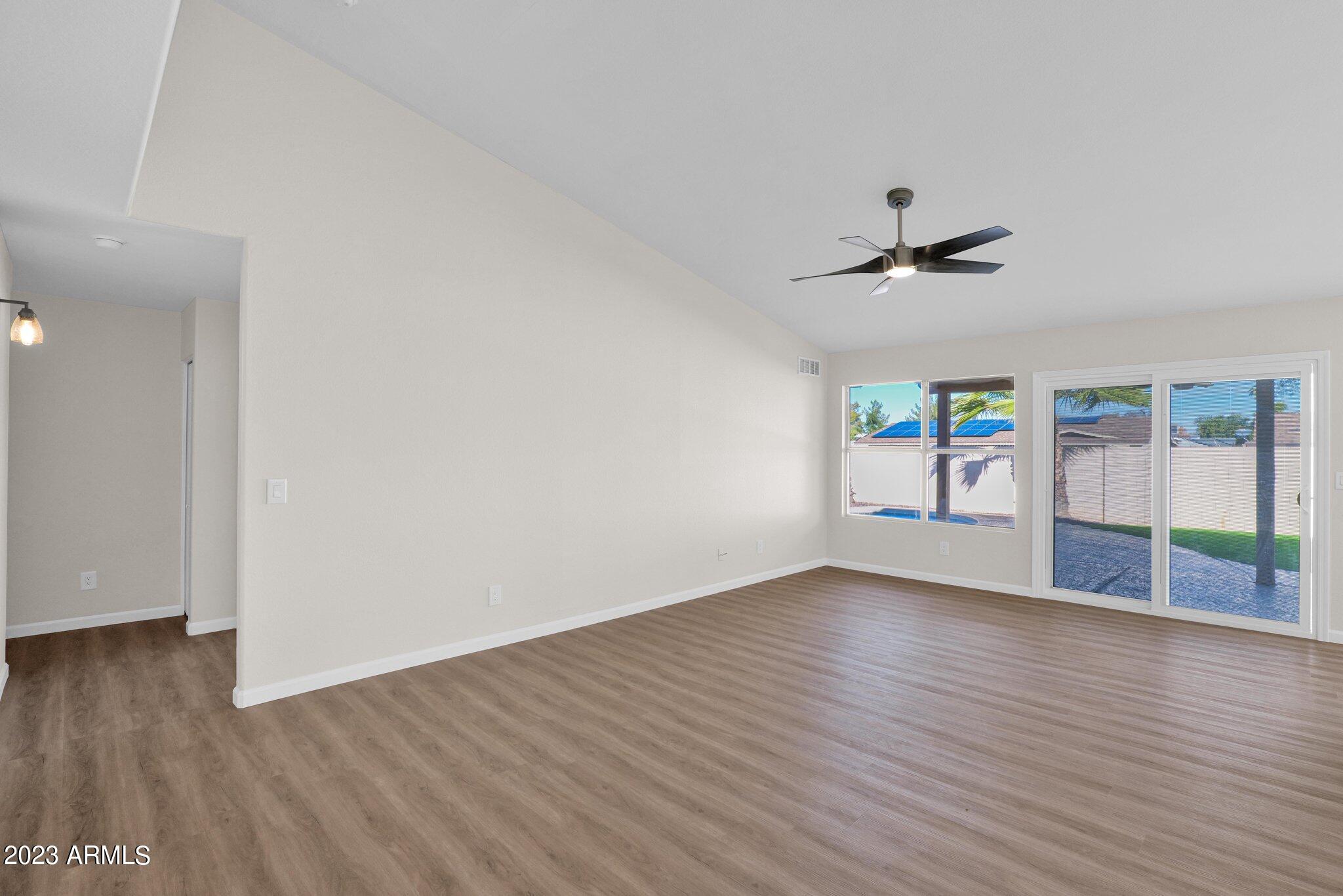402 West Smoke Tree Road Gilbert, AZ 85233 - Photo 13 of 39 33-web-or-mls-P1003858
