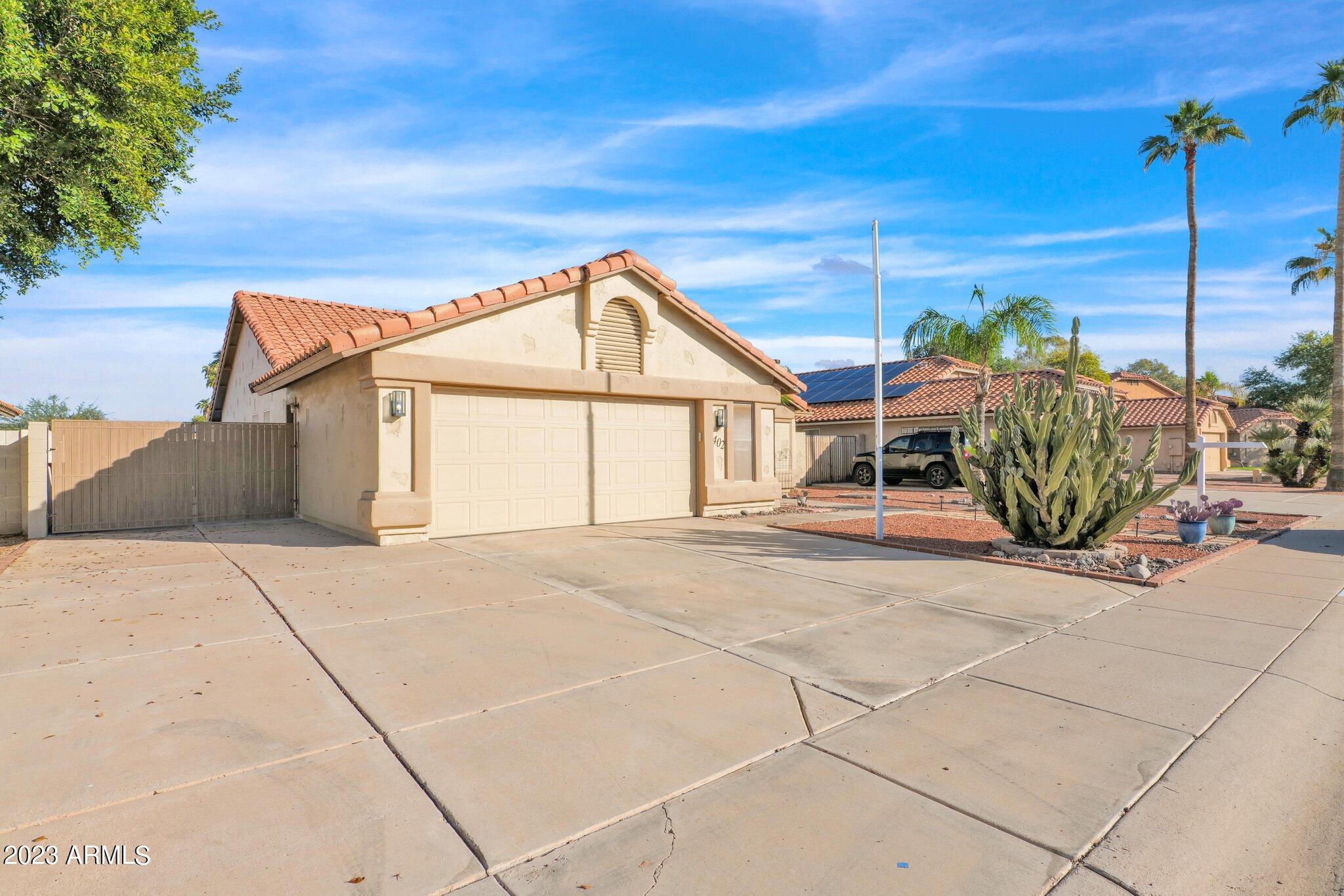 402 West Smoke Tree Road Gilbert, AZ 85233 - Photo 3 of 39 12-web-or-mls-P1003825
