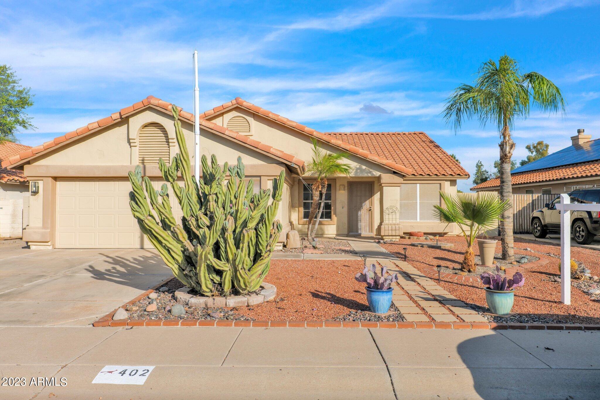 402 West Smoke Tree Road Gilbert, AZ 85233 - Photo 4 of 39 13-web-or-mls-P1003826