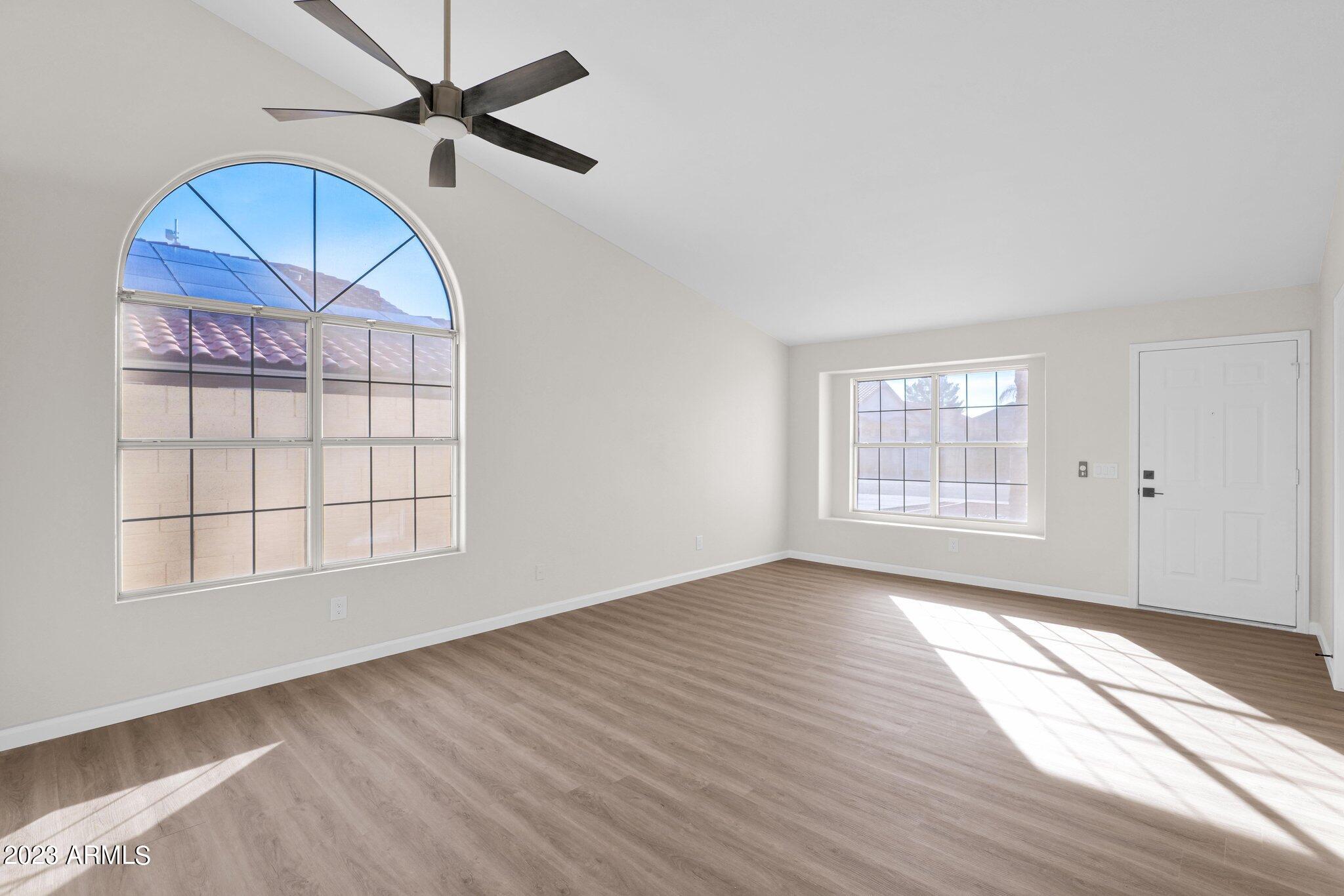 402 West Smoke Tree Road Gilbert, AZ 85233 - Photo 5 of 39 14-web-or-mls-P1003828
