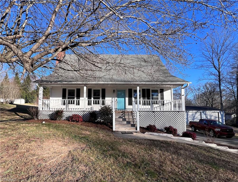 326 Springdale Road Walnut Cove, NC 27052 - Photo 2 of 33