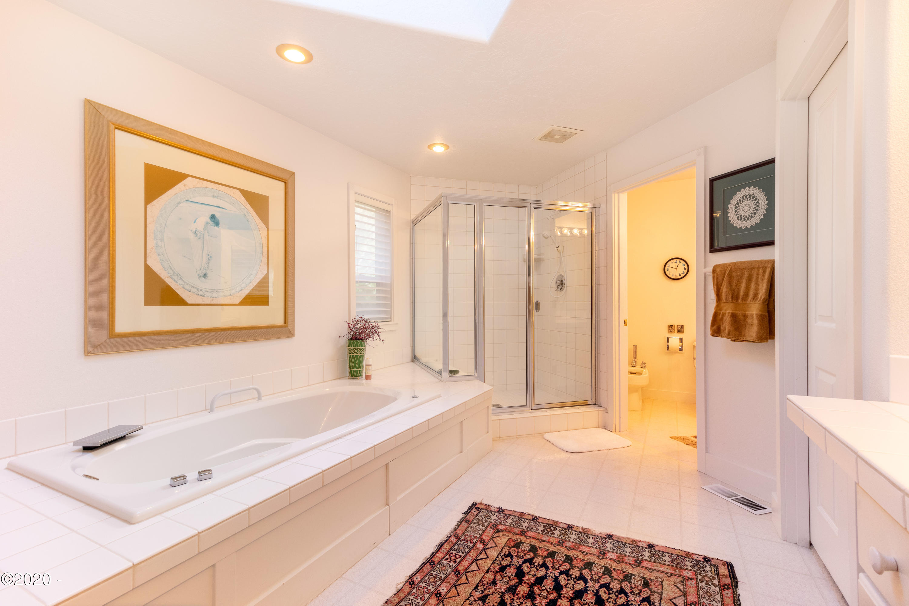 225 Southwest Midden Reach Depoe Bay, OR 97341 - Photo 14 of 35 Master Bathroom