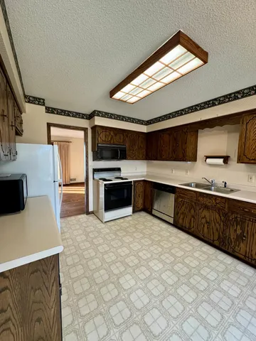 $3,000 | 3601 125th Avenue Northeast, Blaine, MN 55449