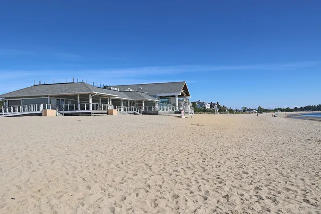 $999,999 | 972 South Pine Creek Road, Unit 972, Fairfield, CT 06824