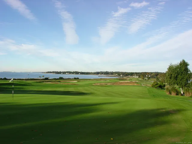 $999,999 | 972 South Pine Creek Road, Unit 972, Fairfield, CT 06824