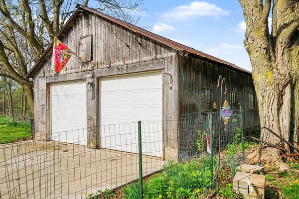 $306,000 | 64554 Highway 40, Jones, MI 49061