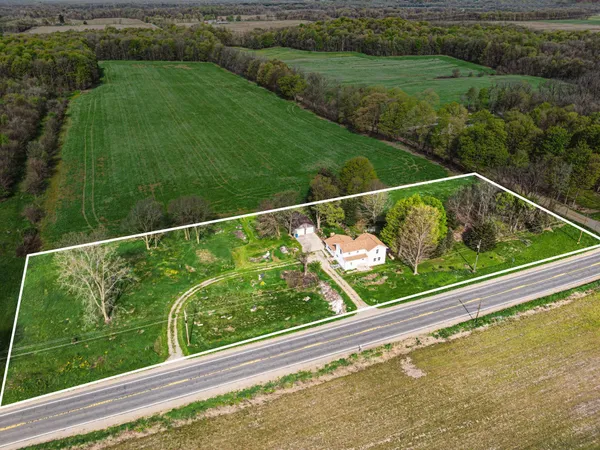 $306,000 | 64554 Highway 40, Jones, MI 49061
