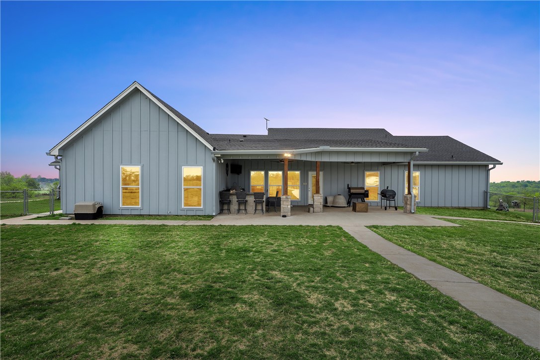 1227 Alexander Road Moody, TX 76557 - Photo 43 of 66 a view of a house with backyard and porch
