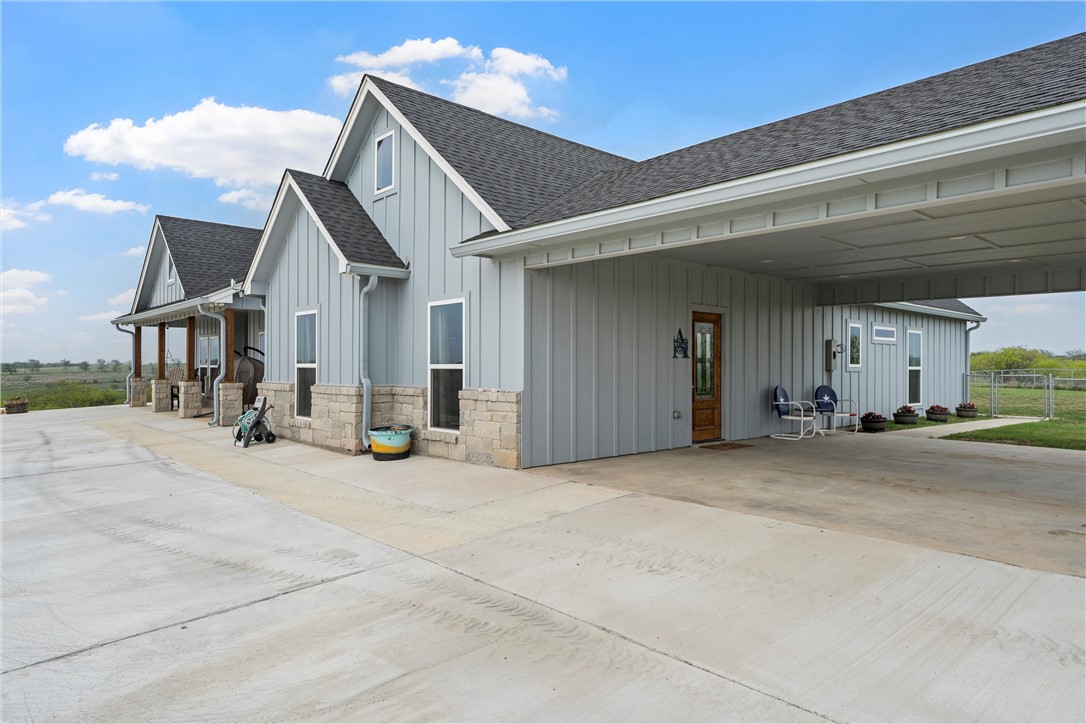 1227 Alexander Road Moody, TX 76557 - Photo 6 of 66 a view of a house with entertaining space