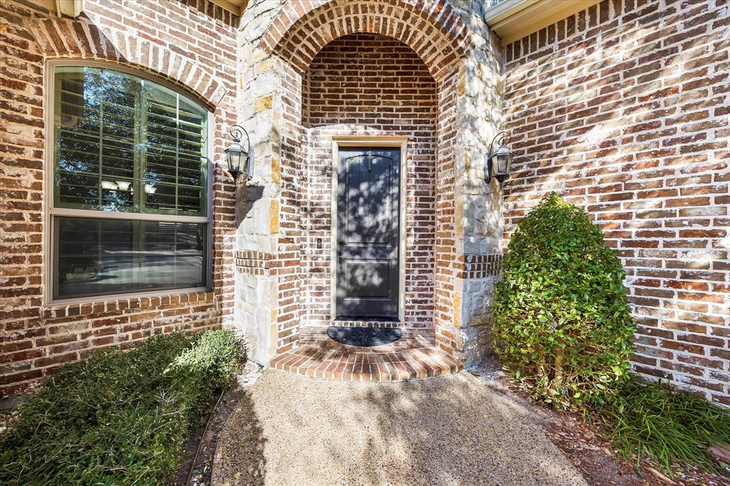 6814 Springwood Lane Garland, TX 75044 - Photo 3 of 33 a front view of a house
