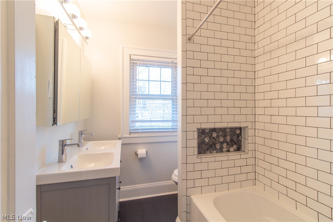 3215 Oak Road Cleveland, OH 44118 - Photo 26 of 35