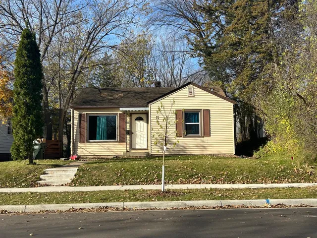 $89,000 | 512 13th Street Southwest, Willmar, MN 56201