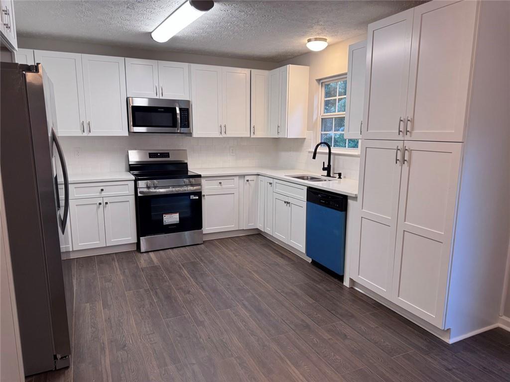 435 Fieldstone Lane Covington, GA 30016 - Photo 3 of 29