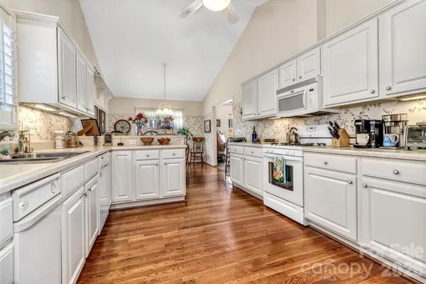 $470,000 | 333 Charlestown Drive, Hendersonville, NC 28792