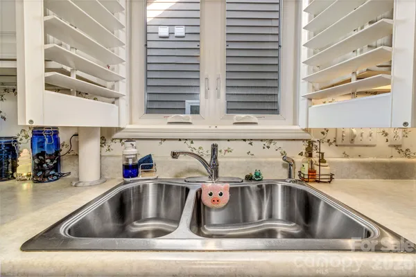 $470,000 | 333 Charlestown Drive, Hendersonville, NC 28792