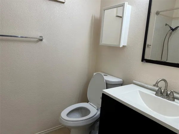 $1,300 | 1700 Amelia Court, Unit 523, Plano, TX 75075