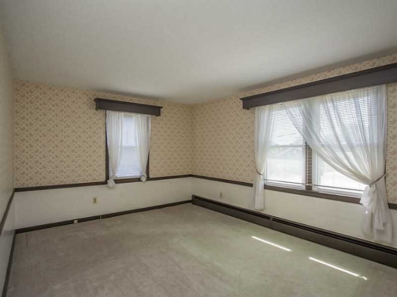 70 Robin Road Portsmouth, RI 02871 - Photo 11 of 22 Bedroom.