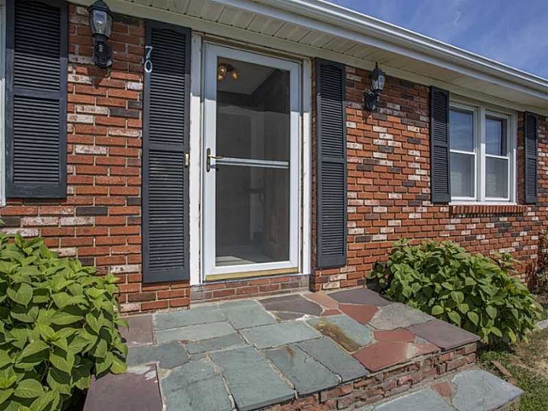 70 Robin Road Portsmouth, RI 02871 - Photo 3 of 22 Exterior Front.