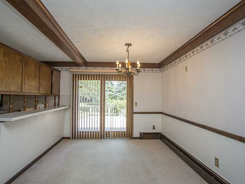 70 Robin Road Portsmouth, RI 02871 - Photo 9 of 22 Dining Room.
