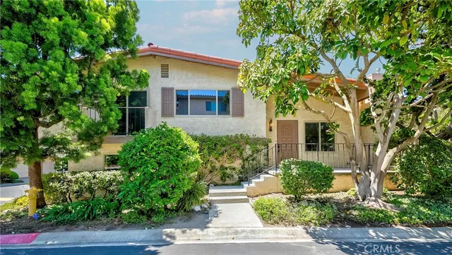 $1,090,000 | 28331 Ridgefalls Court, Unit 129, Rancho Palos Verdes, CA 90275