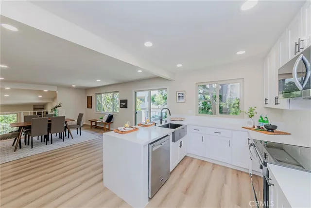 $1,090,000 | 28331 Ridgefalls Court, Unit 129, Rancho Palos Verdes, CA 90275