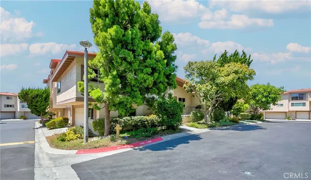$1,090,000 | 28331 Ridgefalls Court, Unit 129, Rancho Palos Verdes, CA 90275