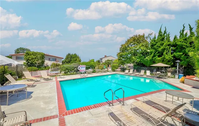 $1,090,000 | 28331 Ridgefalls Court, Unit 129, Rancho Palos Verdes, CA 90275