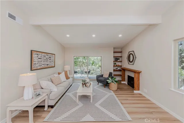 $1,090,000 | 28331 Ridgefalls Court, Unit 129, Rancho Palos Verdes, CA 90275