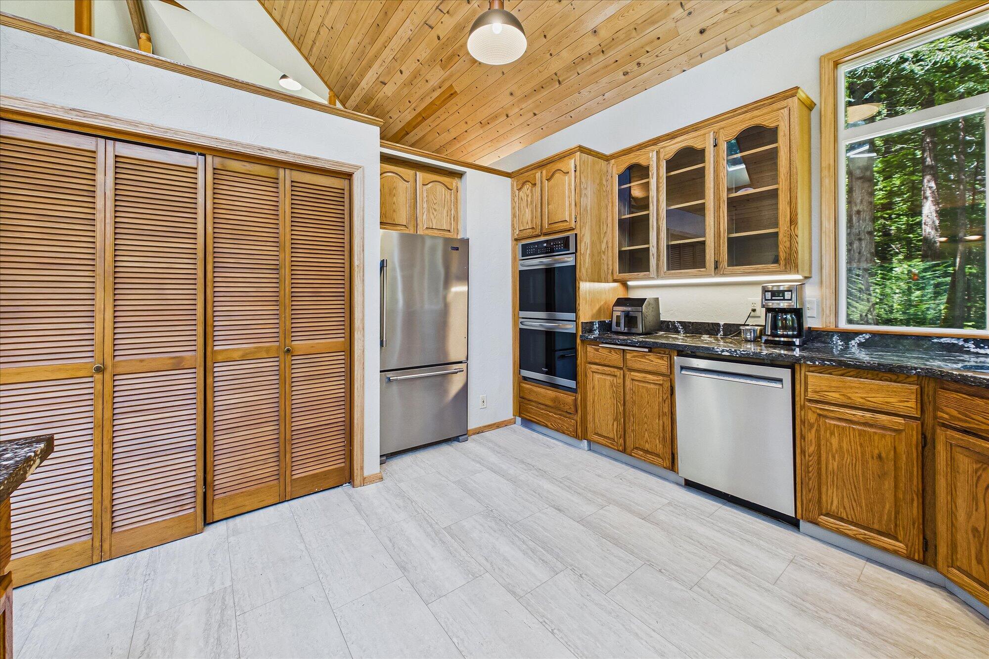 3167 Pigeon Point Road Eureka, CA 95503 - Photo 17 of 62 Gallery Image 17