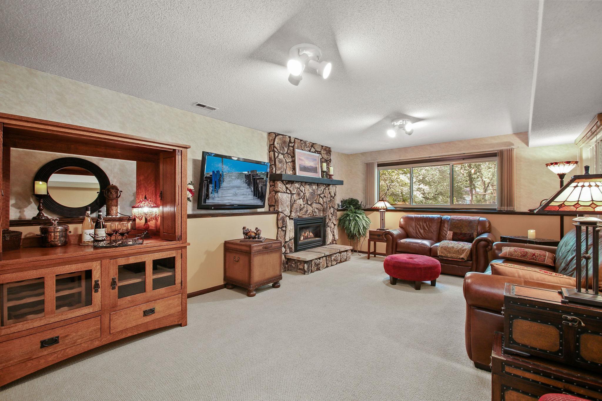 8434 Sunnyside Road Mounds View, MN 55112 - Photo 14 of 35 Gallery Image 14