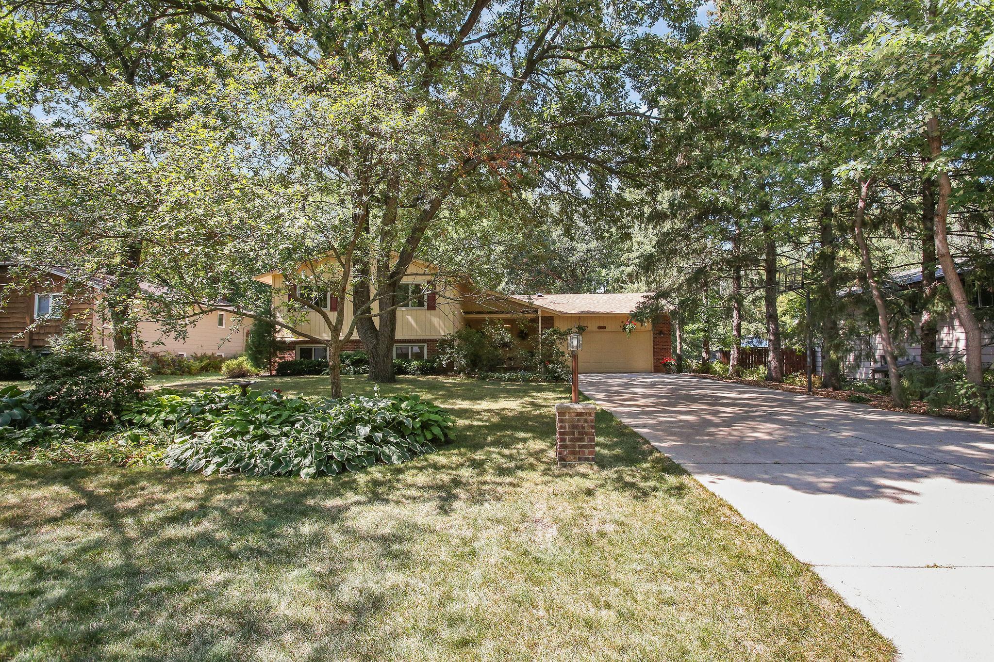 8434 Sunnyside Road Mounds View, MN 55112 - Photo 34 of 35 Gallery Image 34