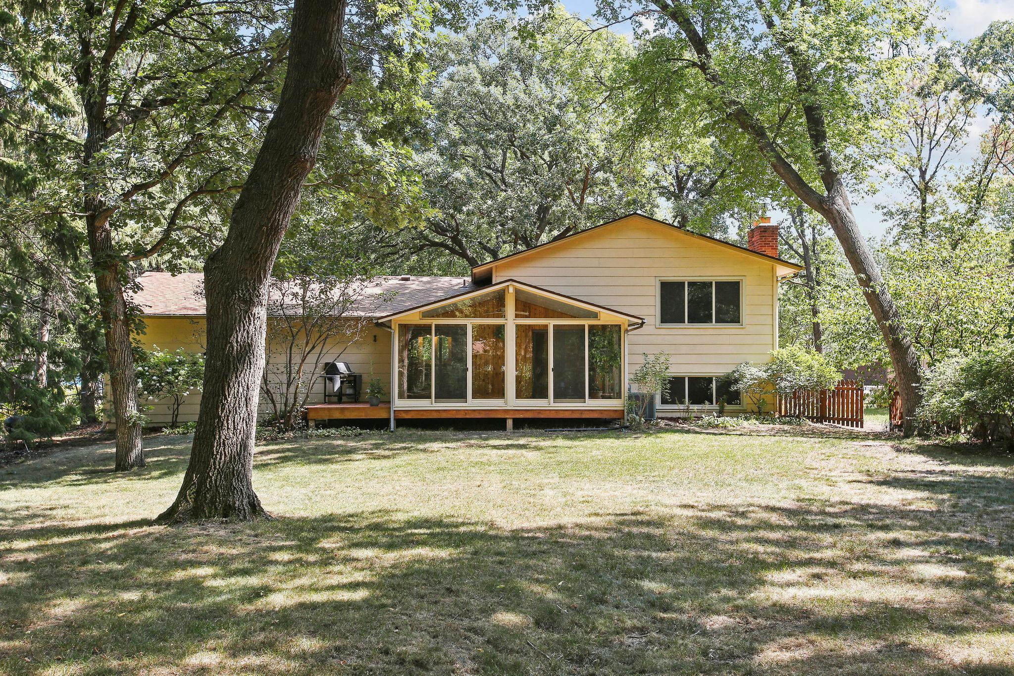 8434 Sunnyside Road Mounds View, MN 55112 - Photo 8 of 35 Gallery Image 8