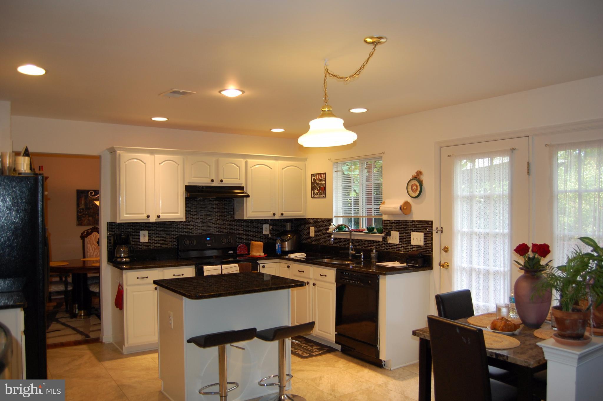 613 Kings Grant Road Culpeper, VA 22701 - Photo 3 of 30 Kitchen
