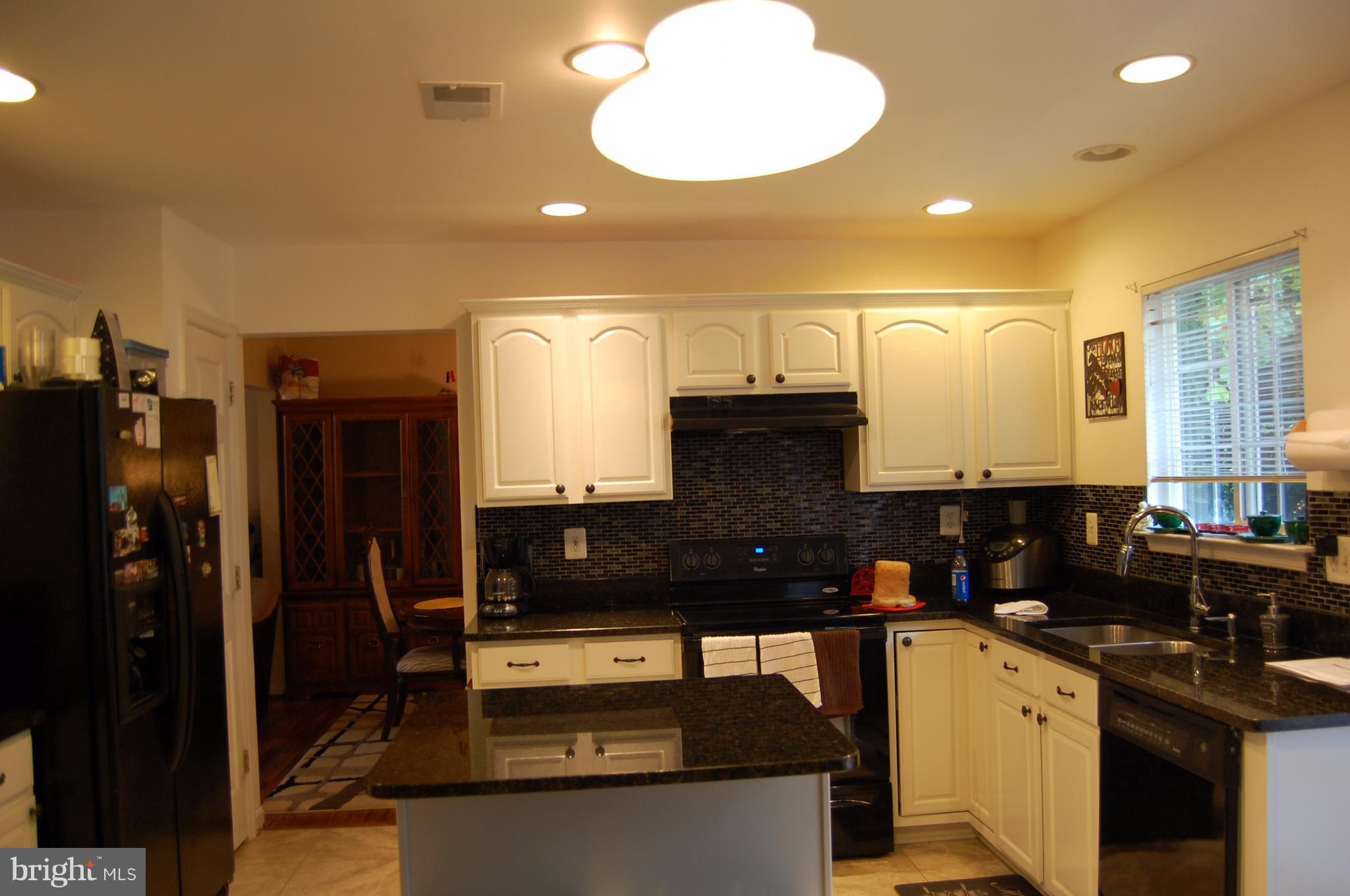 613 Kings Grant Road Culpeper, VA 22701 - Photo 4 of 30 Kitchen