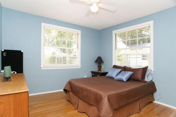 2167 Larchmont Road Jacksonville, FL 32207 - Photo 13 of 20 Guest Bedroom