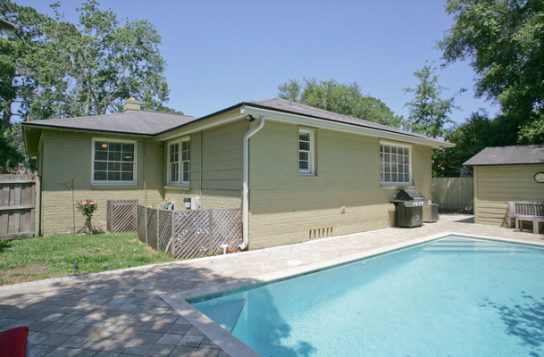 2167 Larchmont Road Jacksonville, FL 32207 - Photo 17 of 20 Heated Pool, Spa/Landscaped Backyard
