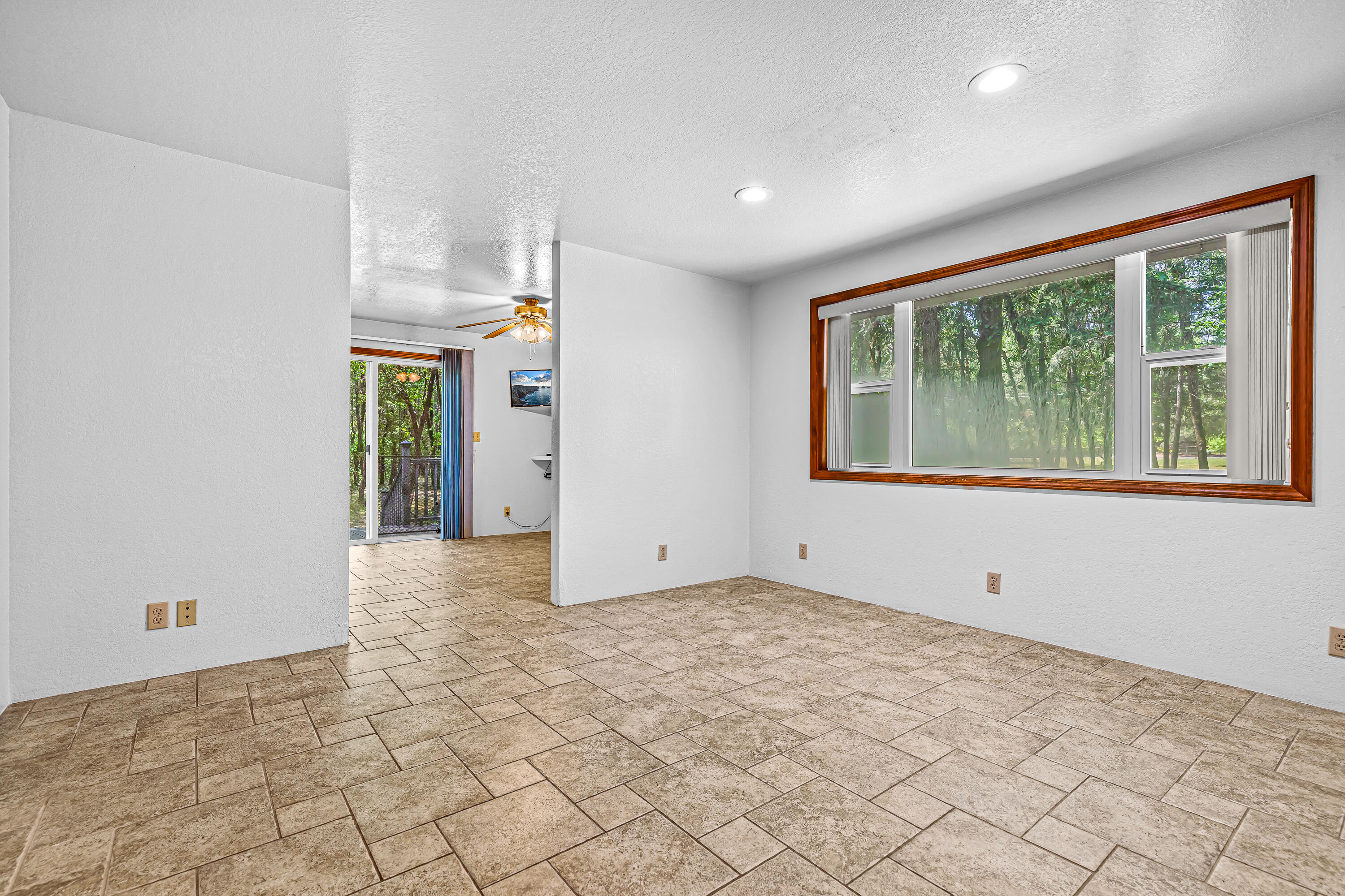 311 Peco Road Grants Pass, OR 97526 - Photo 26 of 67 9R9A1429