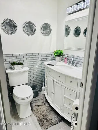 $3,950 | 14 Hialeah, West Long Branch, NJ 07764